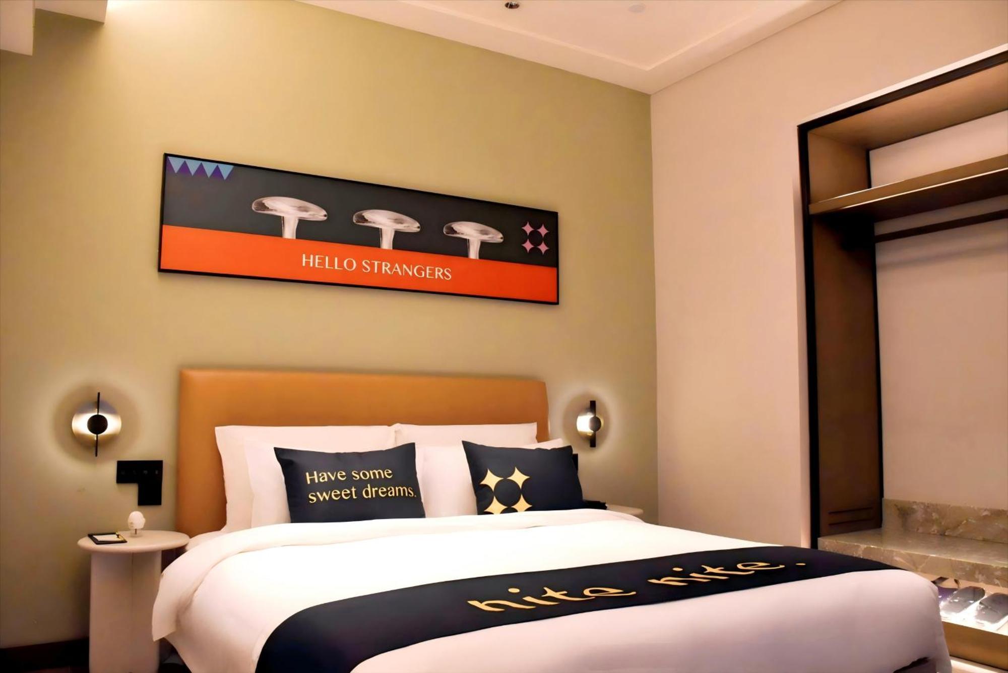 The Mustel Hotel Chongqing Hongyadong Екстер'єр фото